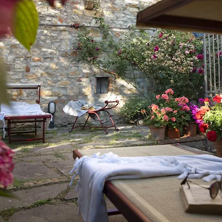 Palazzo Malaspina Bed & Breakfast 4*