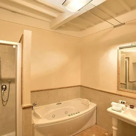 Palazzo Malaspina Bed & Breakfast 3*