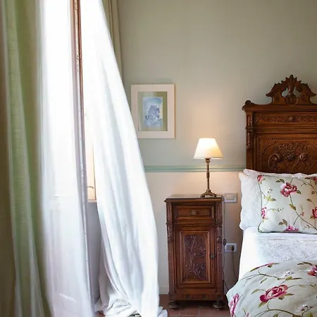 Palazzo Malaspina Bed & Breakfast San Donato in Poggio