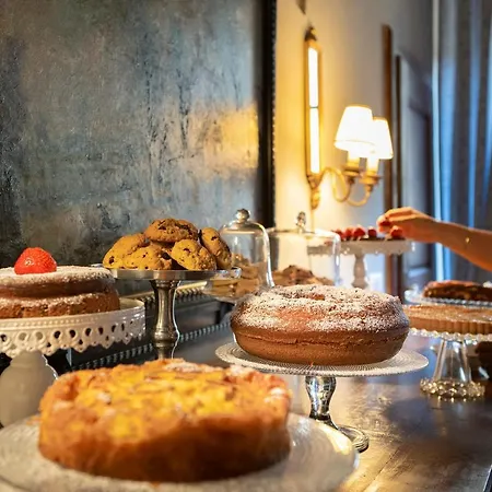 Palazzo Malaspina Bed & Breakfast 3*